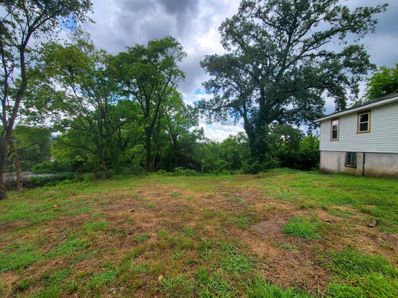 3818 Longview Dr - Photo 1