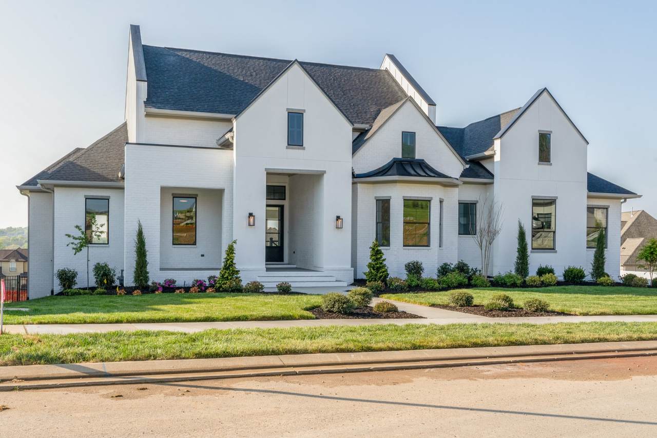2501 Belle Brook Dr - Photo 1