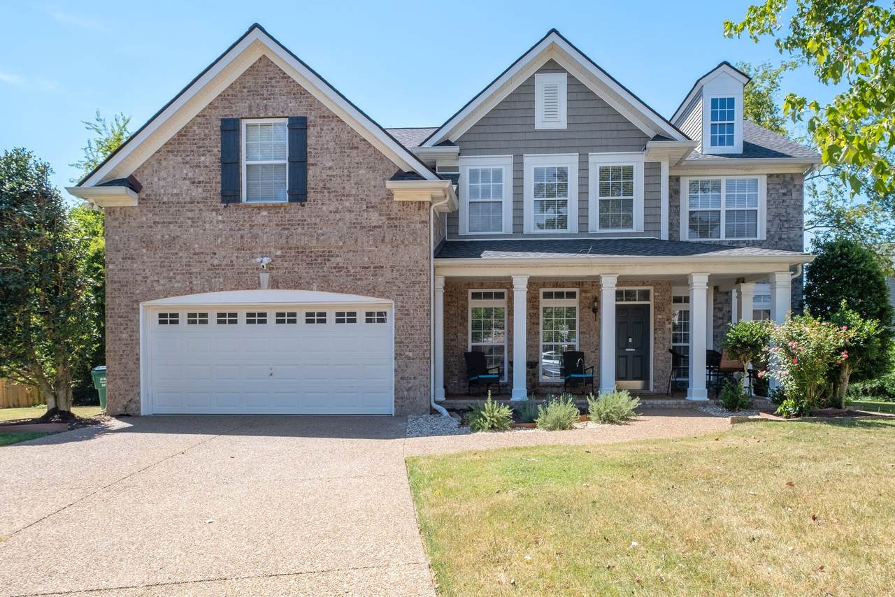 816 Alex Way - Photo 1