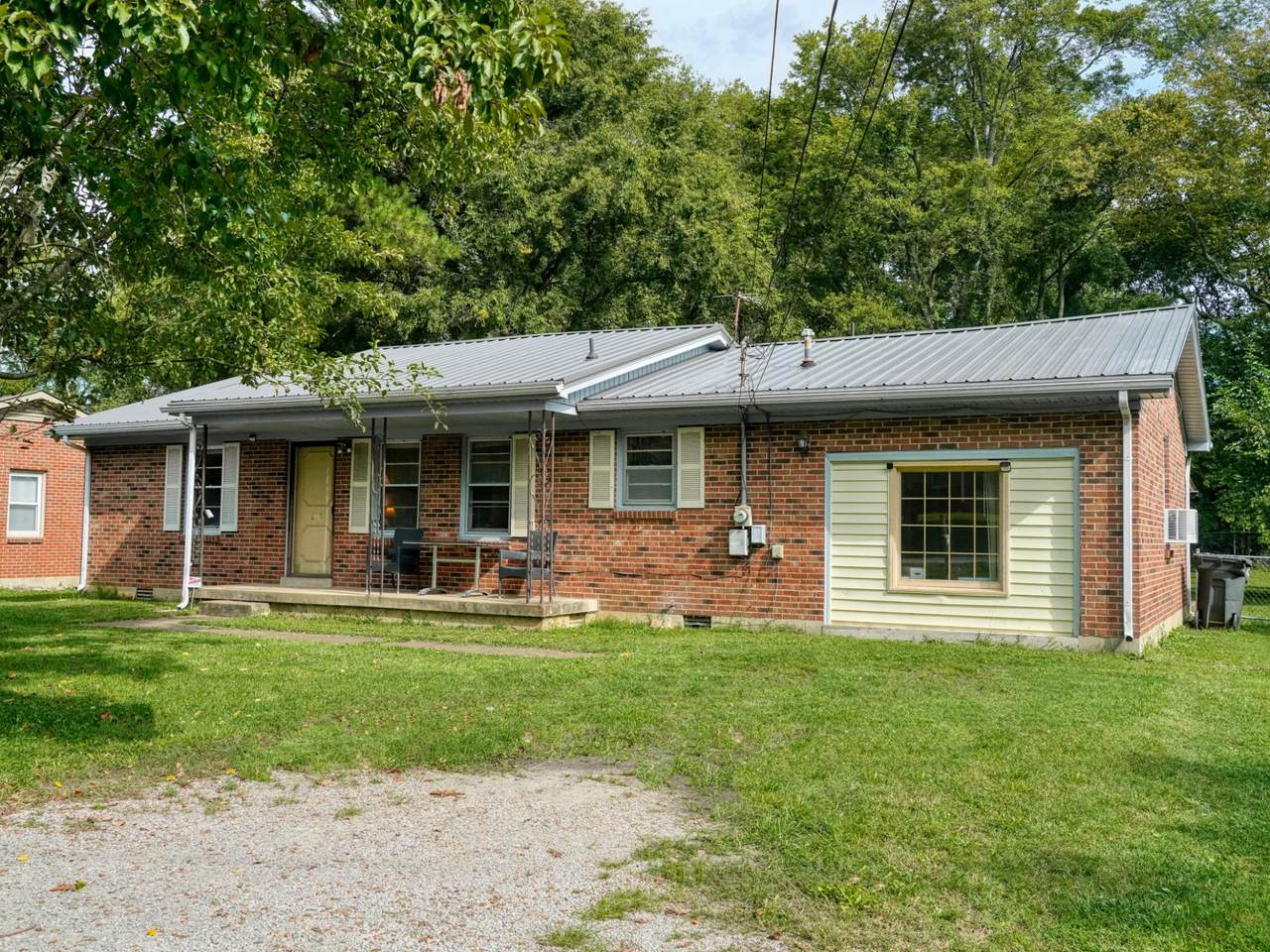 214 Chapman Ln - Photo 1