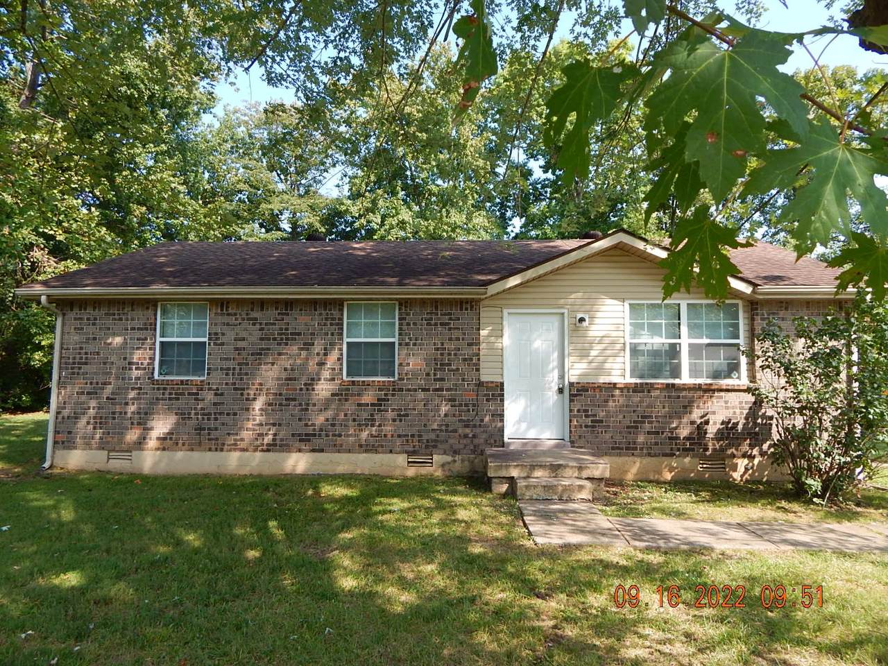 340 Woodale Dr - Photo 1
