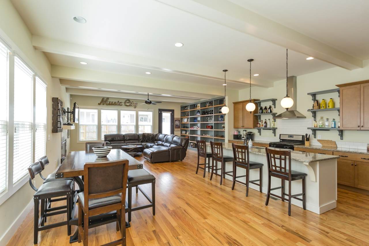 864 Kirkwood Ave - Photo 1
