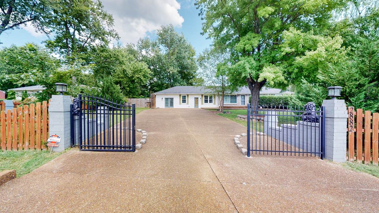 2882 Lyncrest Dr - Photo 1