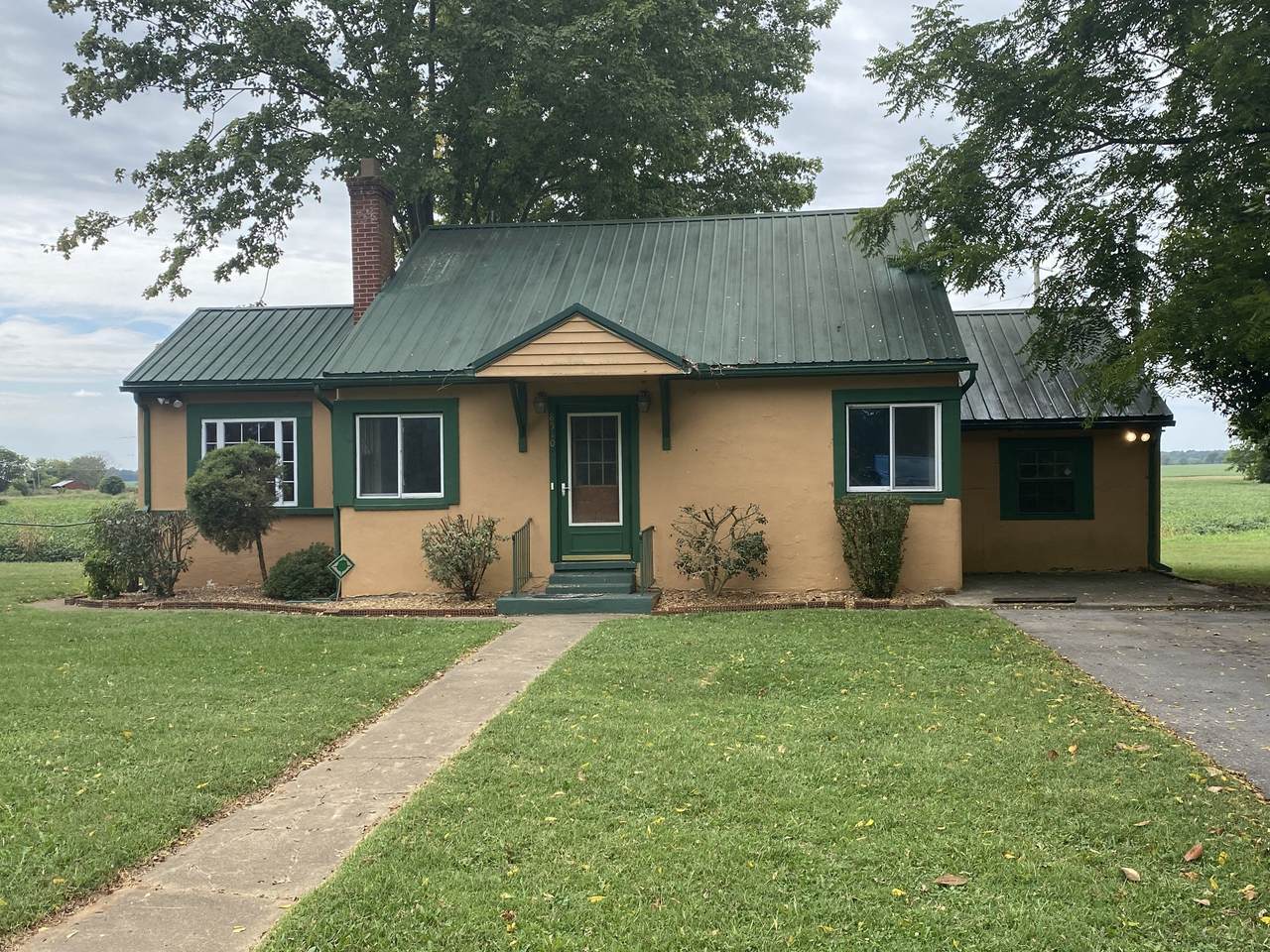 8510 Highway 41N - Photo 1