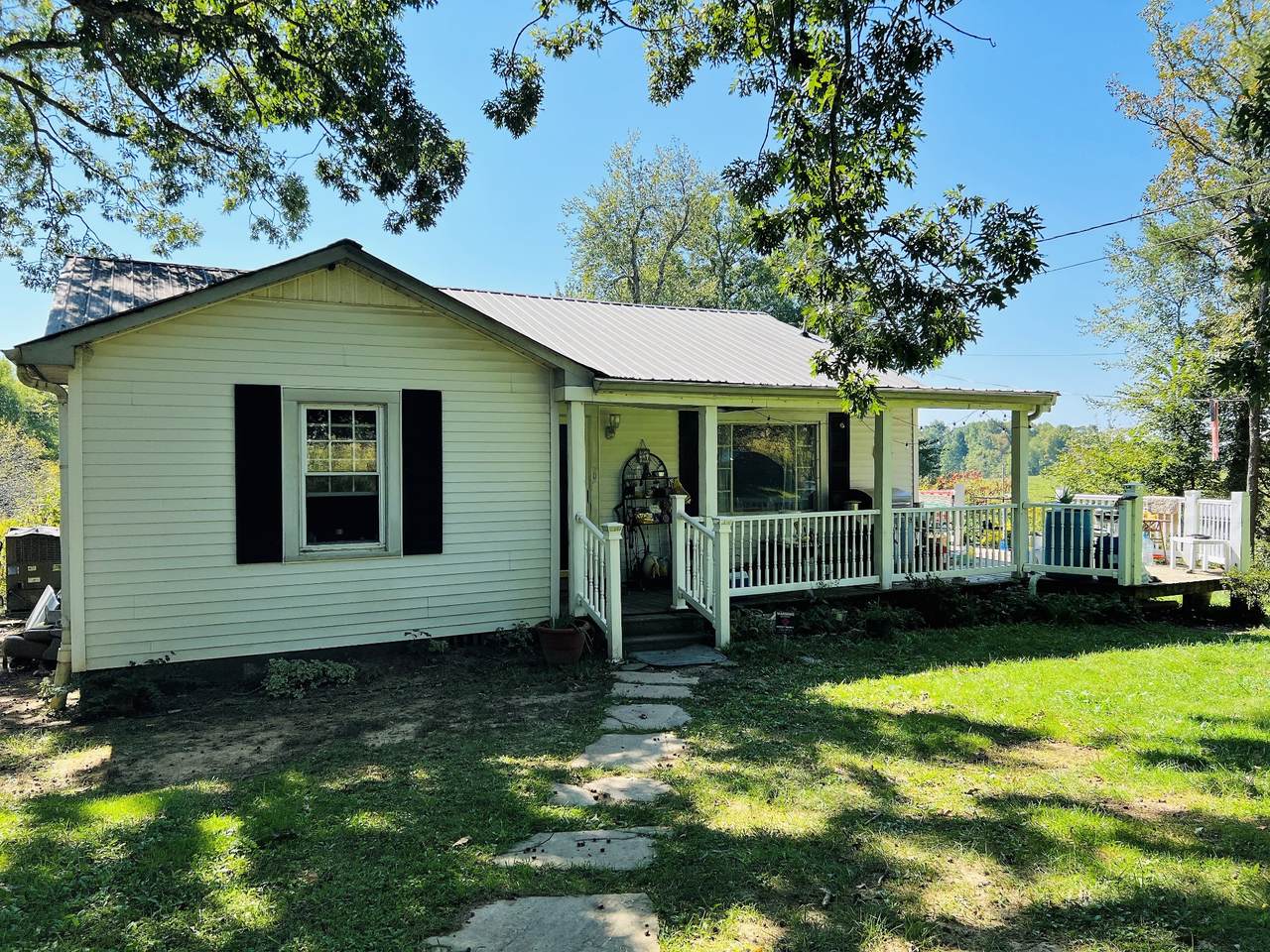 8626 Crossville Hwy - Photo 1