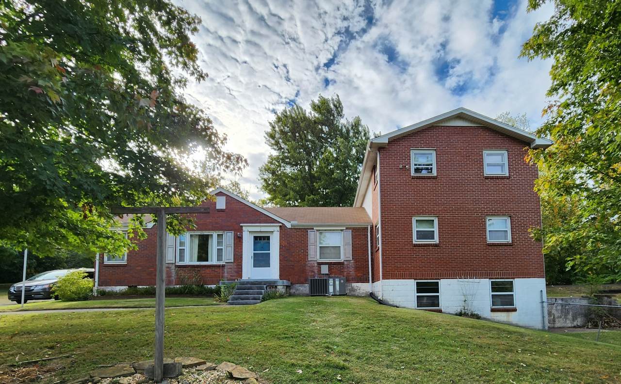 212 Barker Road - Photo 1