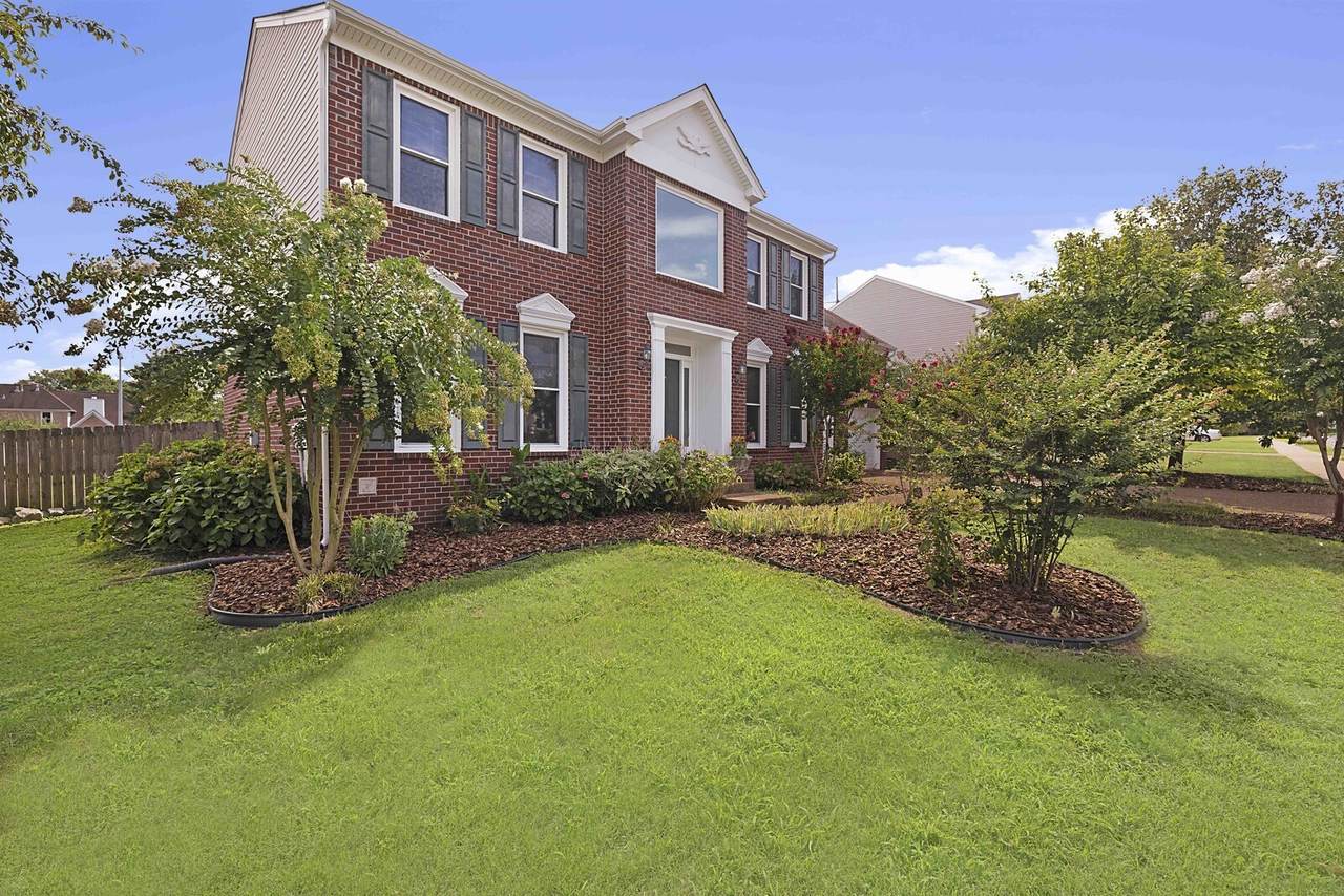 617 Prince Charles Way - Photo 1