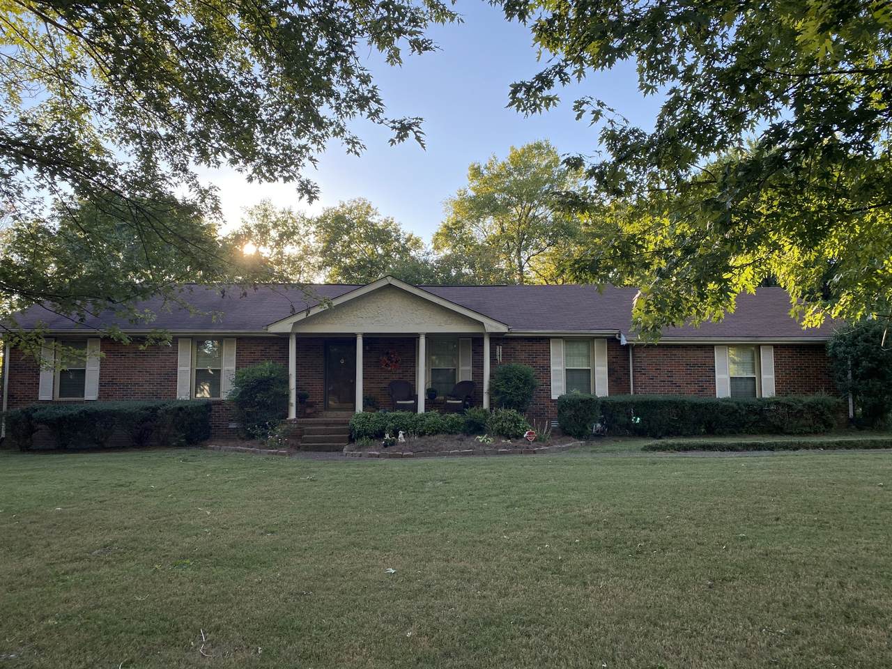 620 Carolyn Ln - Photo 1