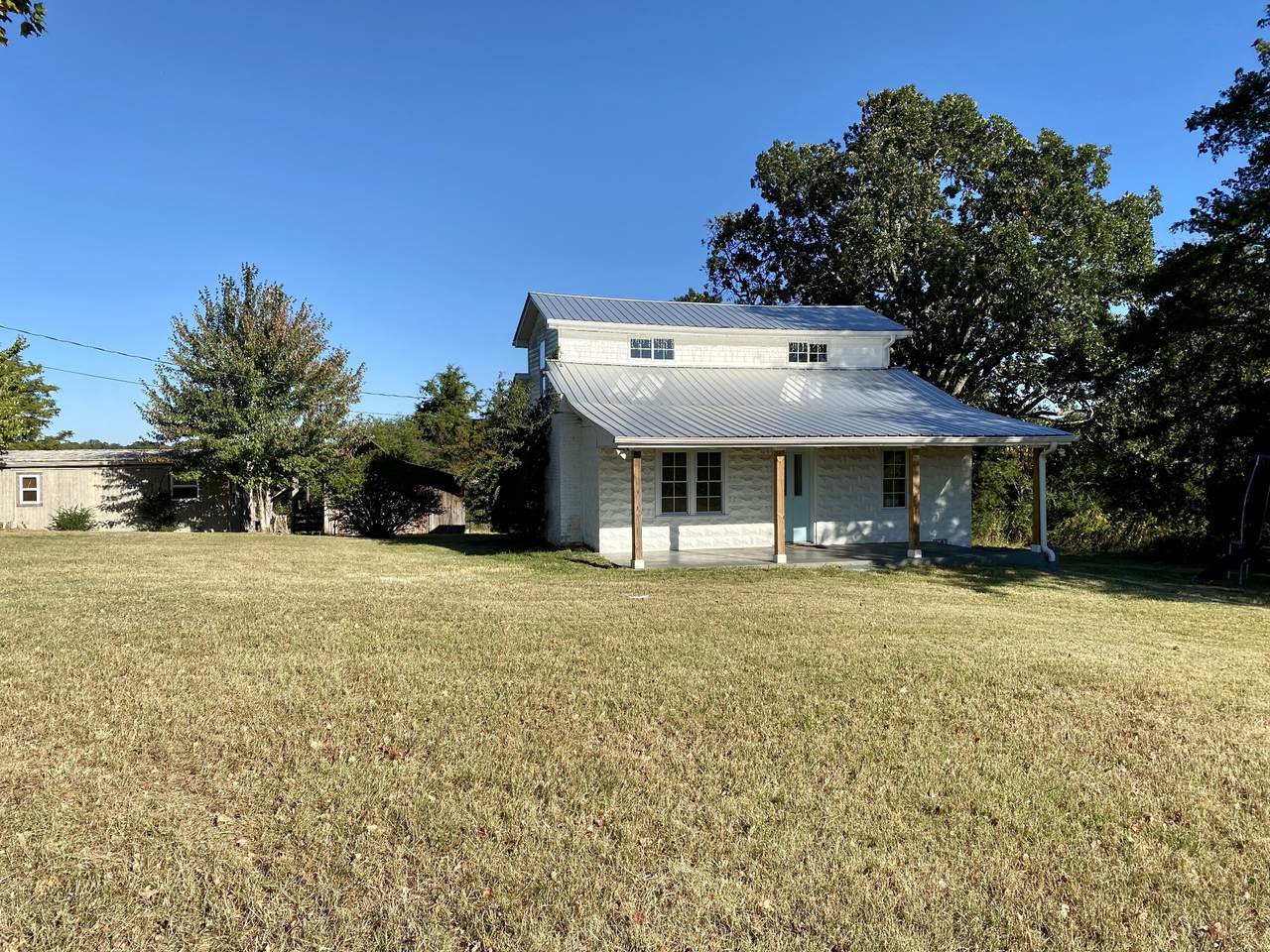 636 Walker Rd - Photo 1