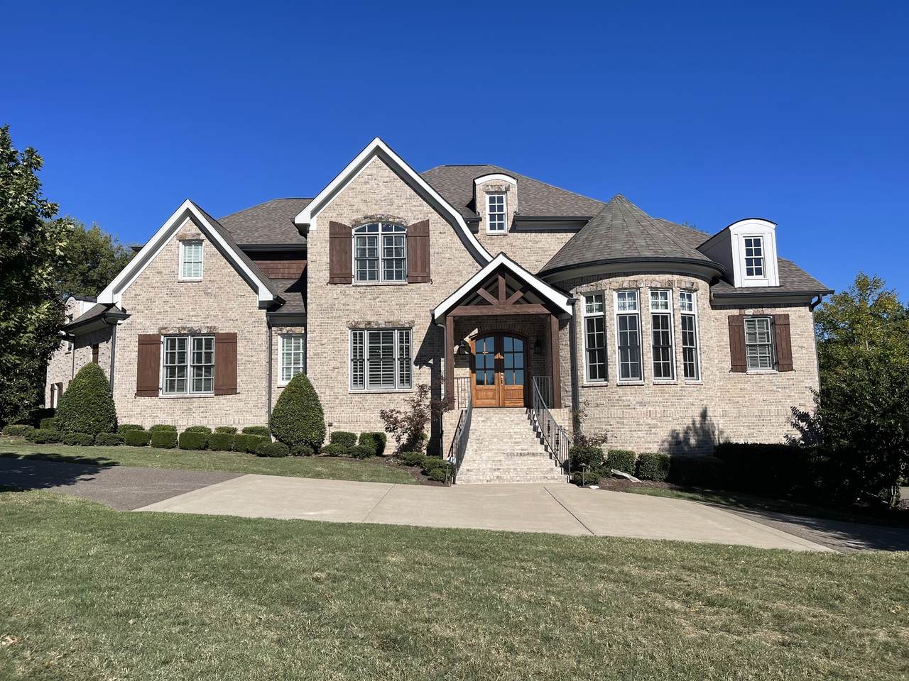 400 Legends Park Cir - Photo 1