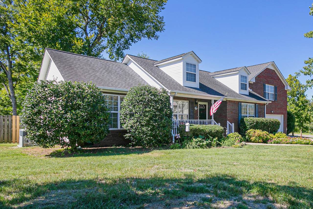 2701 Mollys Ct - Photo 1