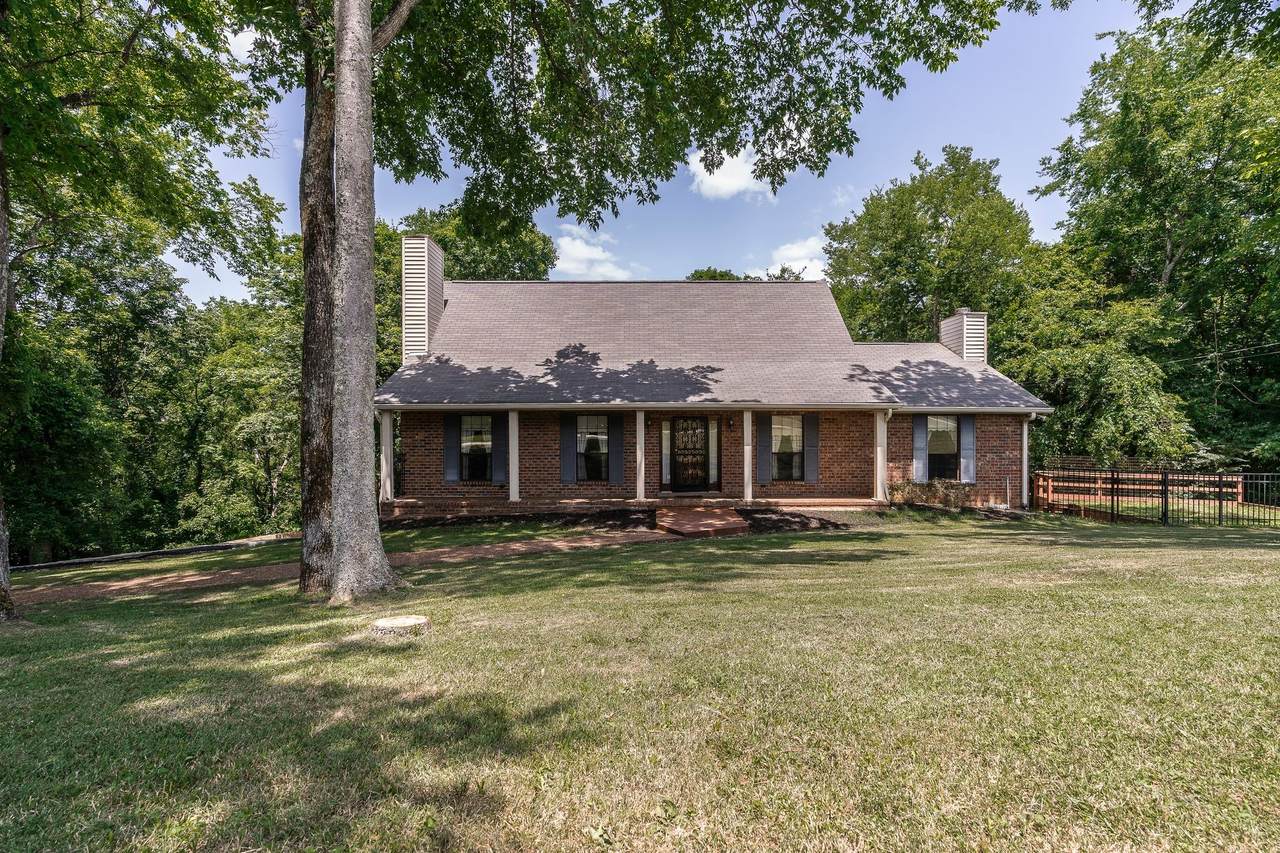 805 Benton Ct - Photo 1