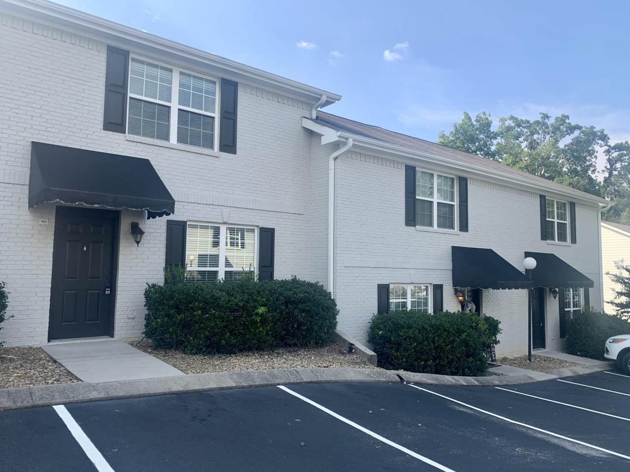 1100 Maple Tree Ln - Photo 1