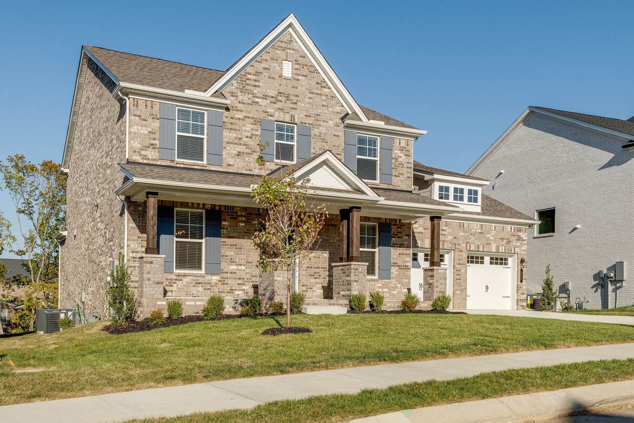 823 Ava Ln - Photo 1