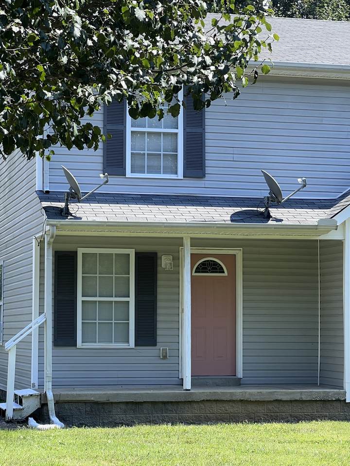 1029A Krantz Ln - Photo 1