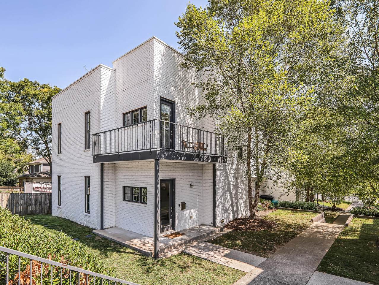 2111 10th Ave - Photo 1