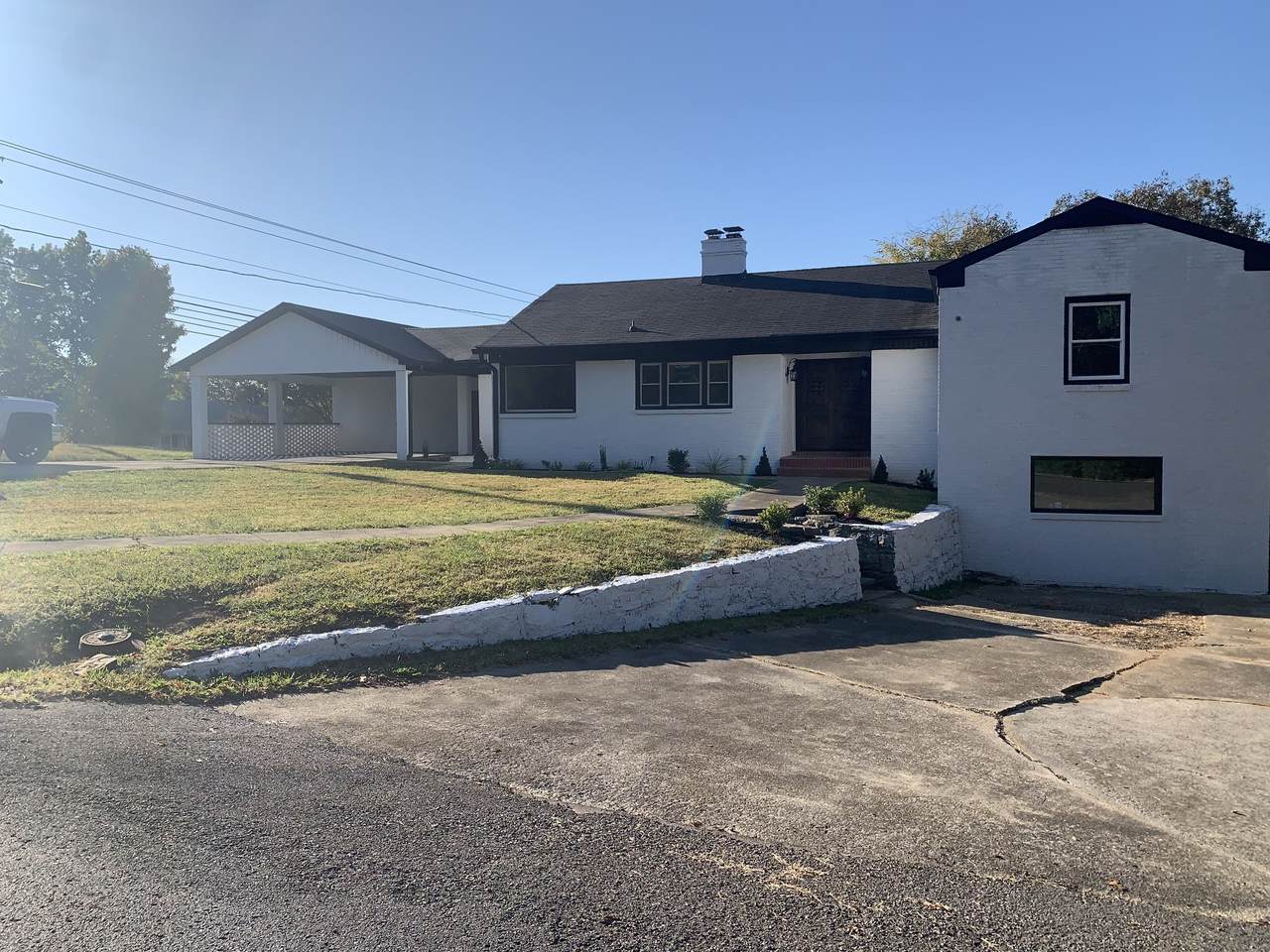 318 Meadow Dr - Photo 1