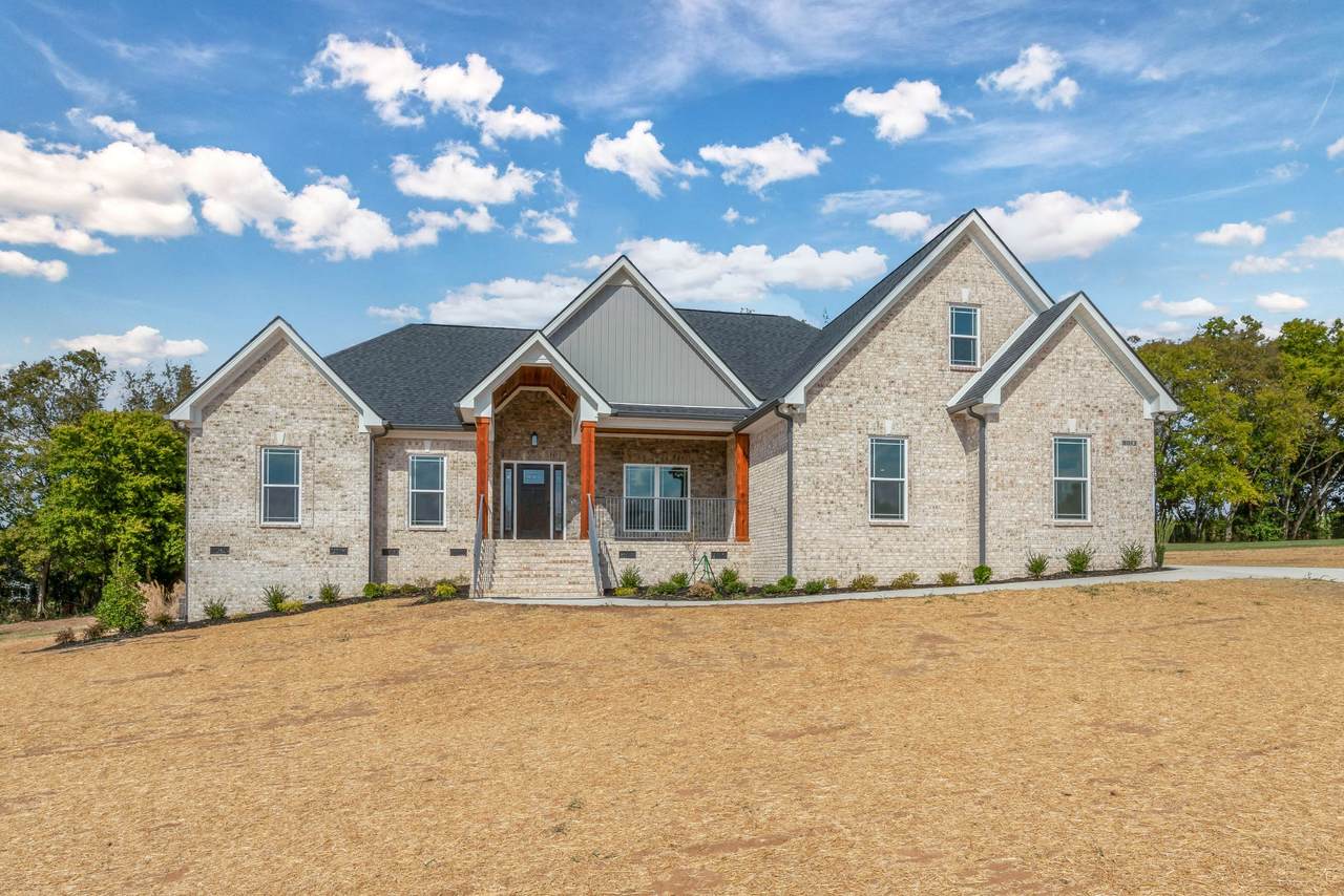 8013 Traditions Ln - Photo 1
