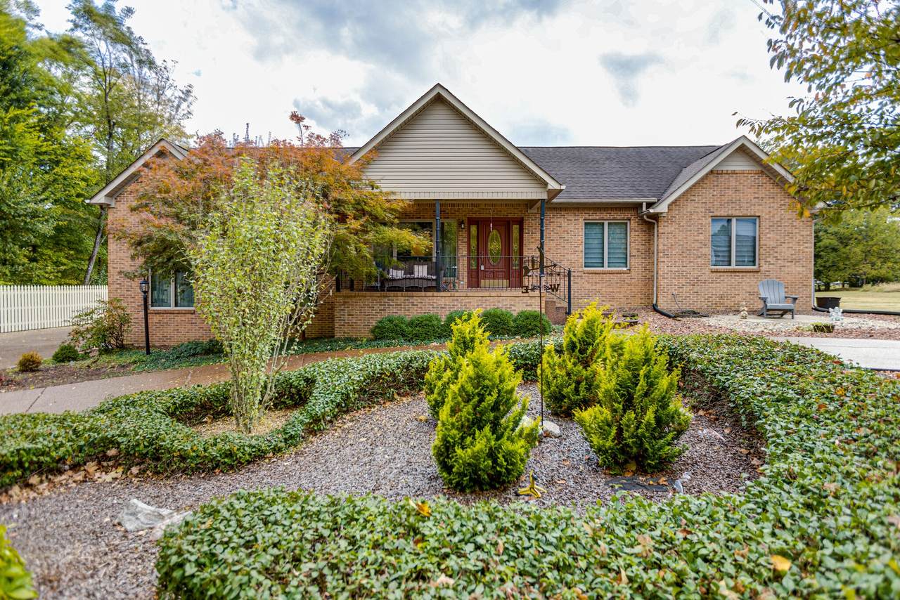 860 Nathan Dr - Photo 1