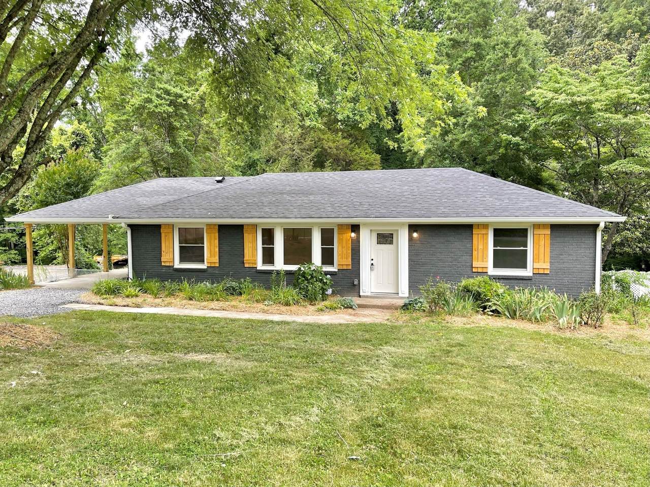 1690 Valley Rd - Photo 1