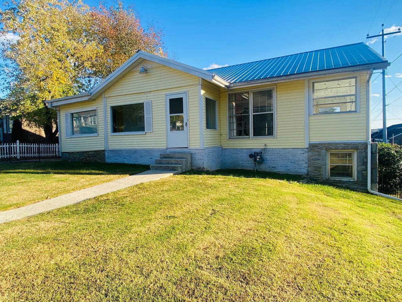 301 Green St - Photo 1