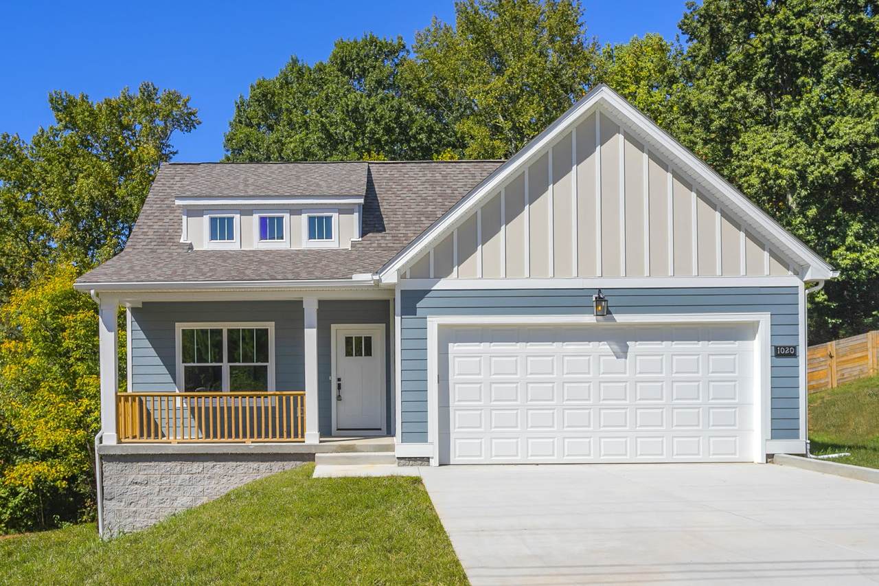 1020 Stonebrook Dr - Photo 1