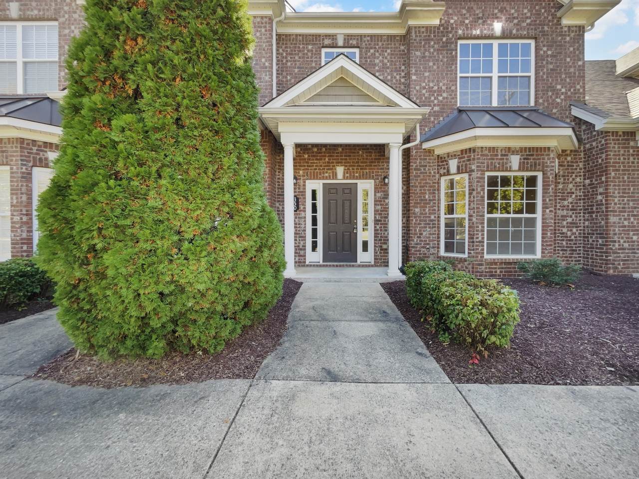 350 Rowlette Cir - Photo 1