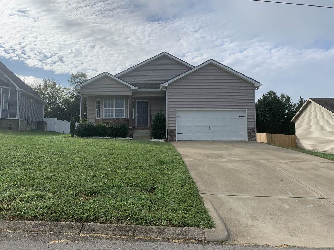 1895 Sheffield Ln - Photo 1