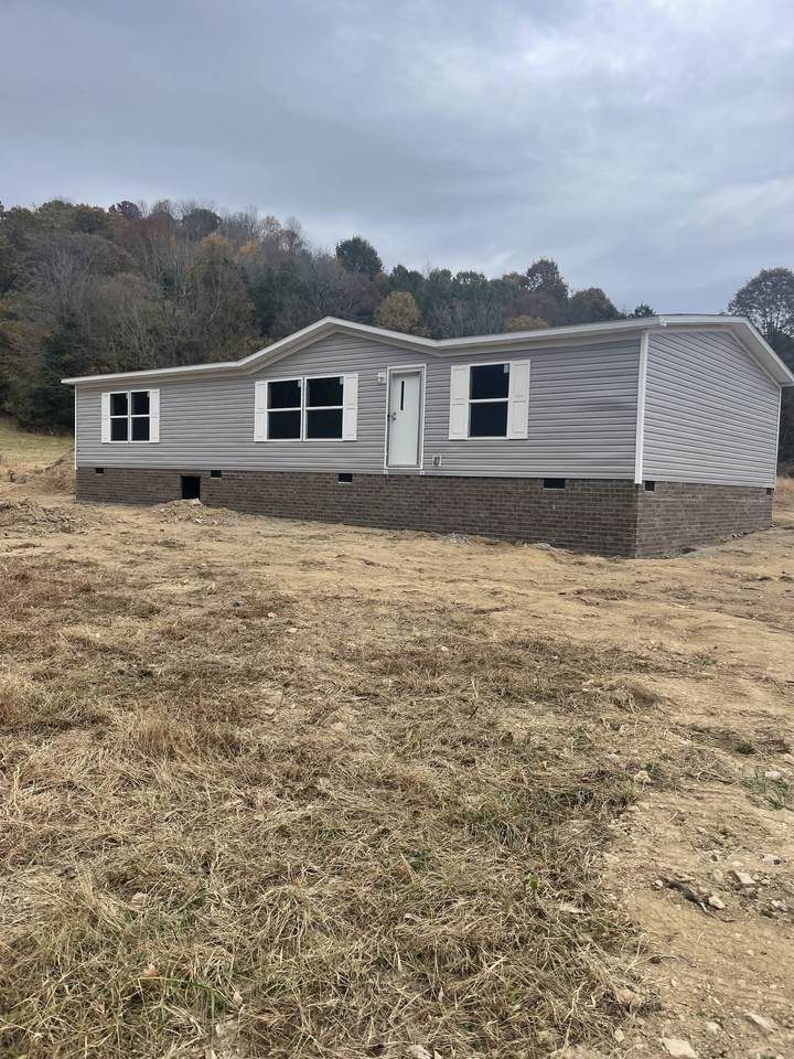1209 Chigger Hollow Rd - Photo 1