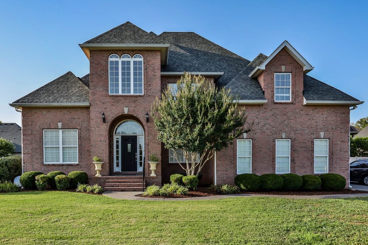 1913 Masterpiece Ave - Photo 1