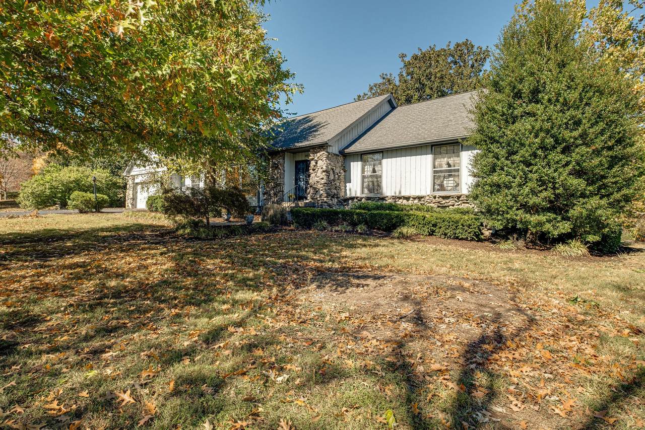 321 Draper Cir - Photo 1