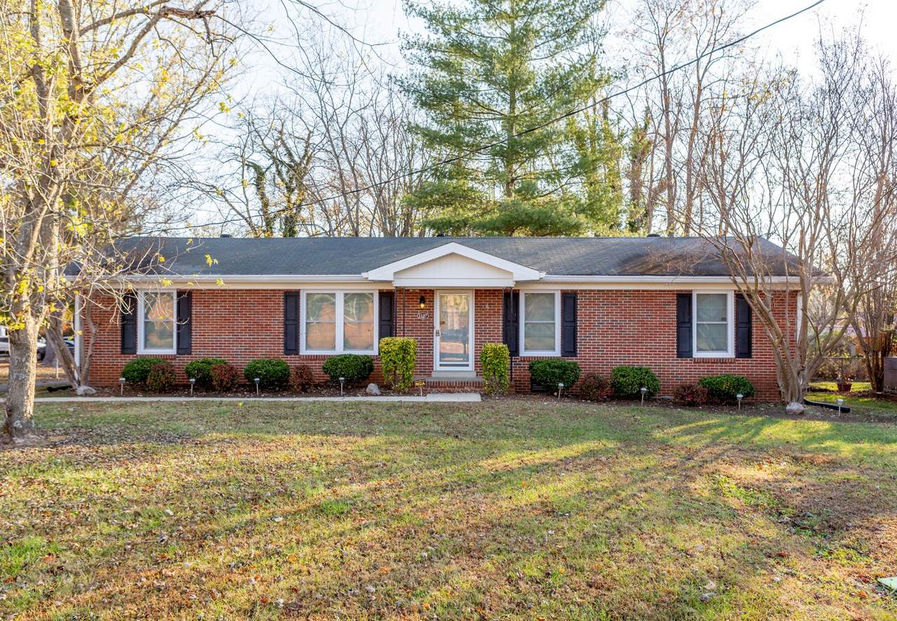 1127 Wiseman Pl - Photo 1
