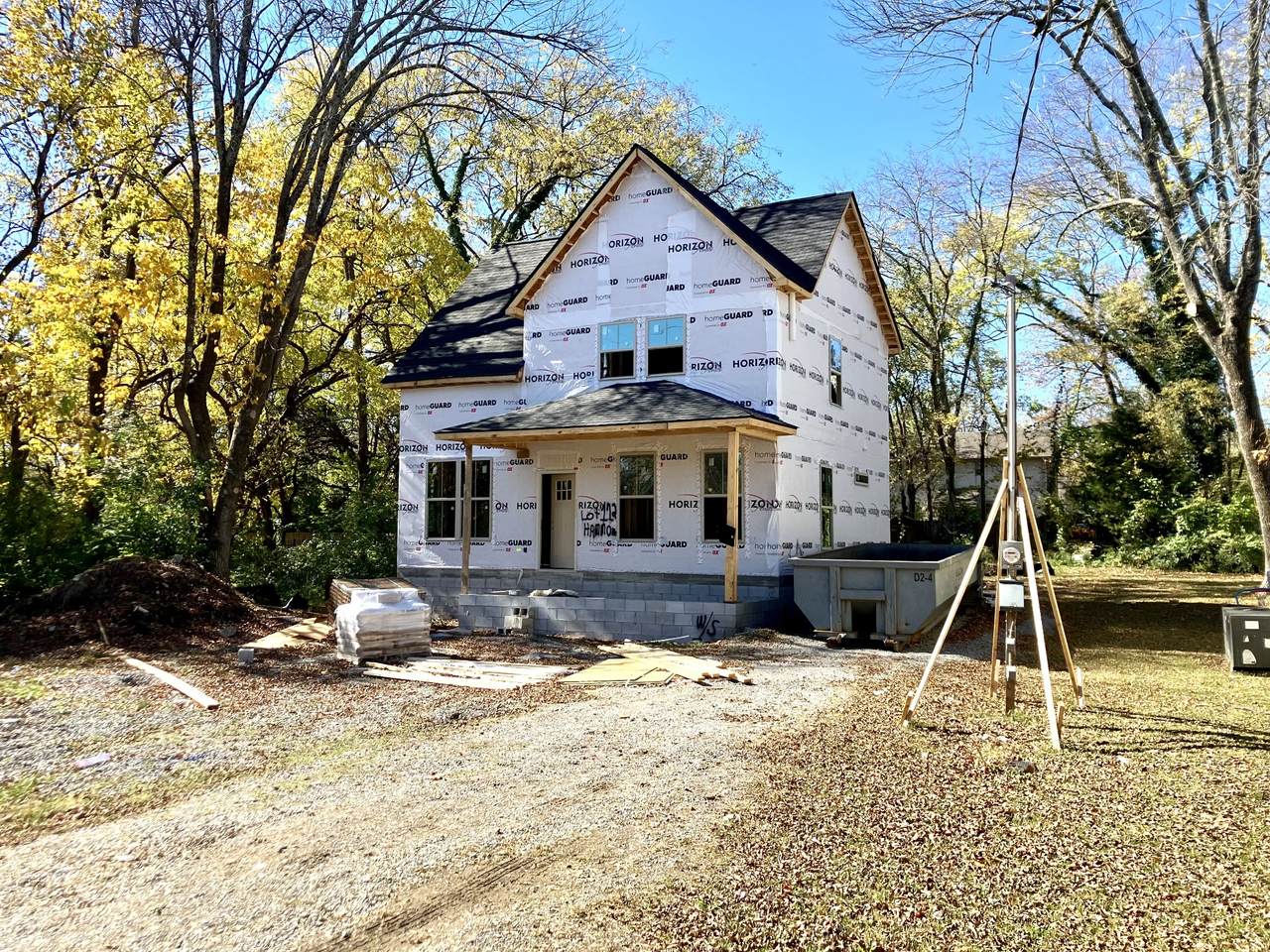 112 Hammond Ave - Photo 1