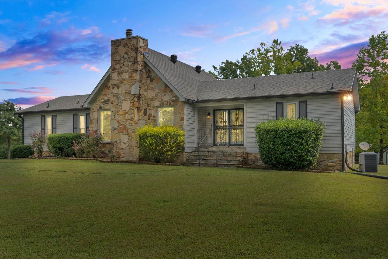 1216 Ridge Cir - Photo 1