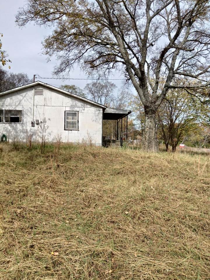 1605 Hobson Pike - Photo 1