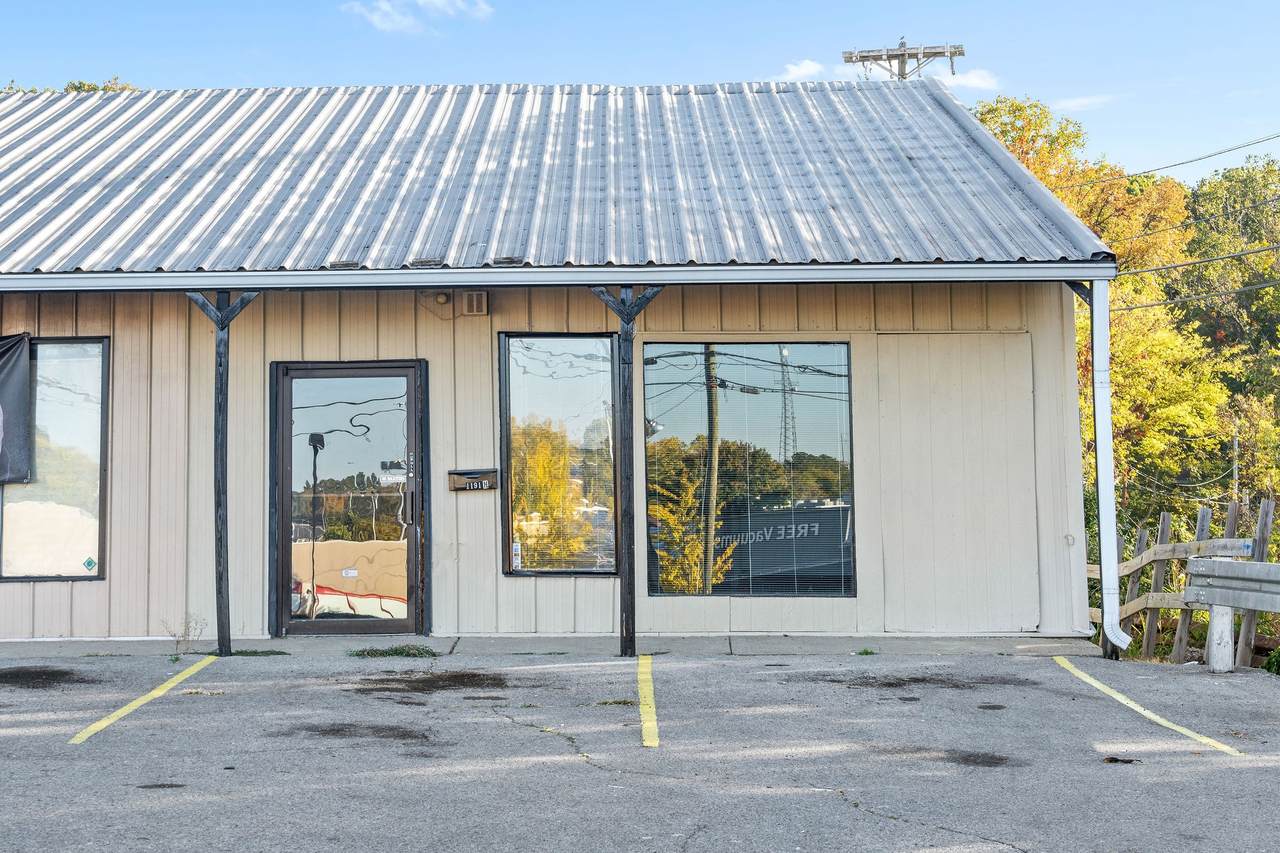 1191 Fort Campbell Blvd - Photo 1