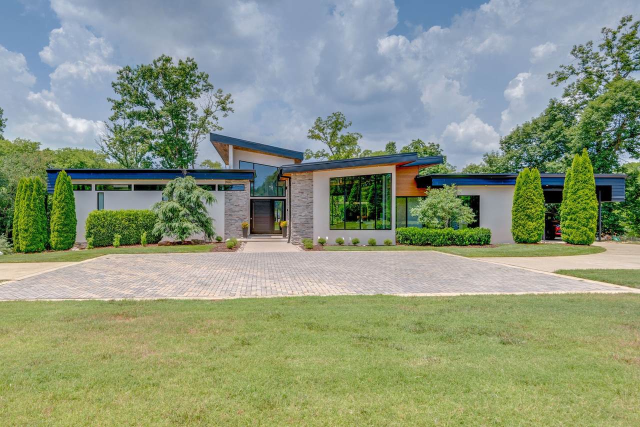 1425 Wilson Pike - Photo 1