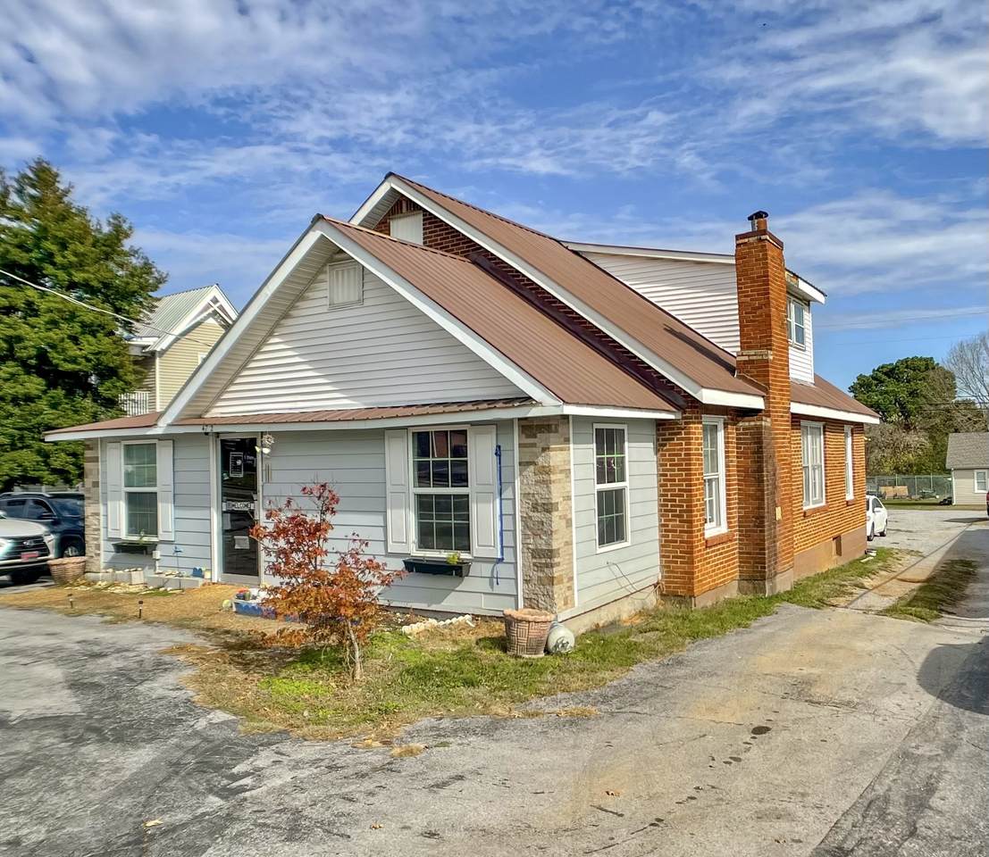 472 N Chancery St - Photo 1