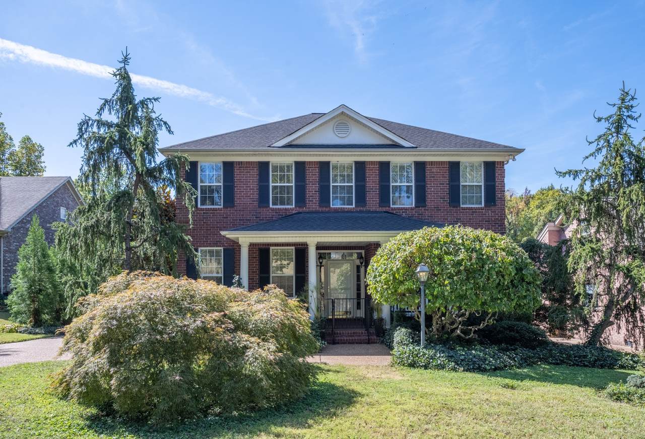 413 Wellington Sq - Photo 1