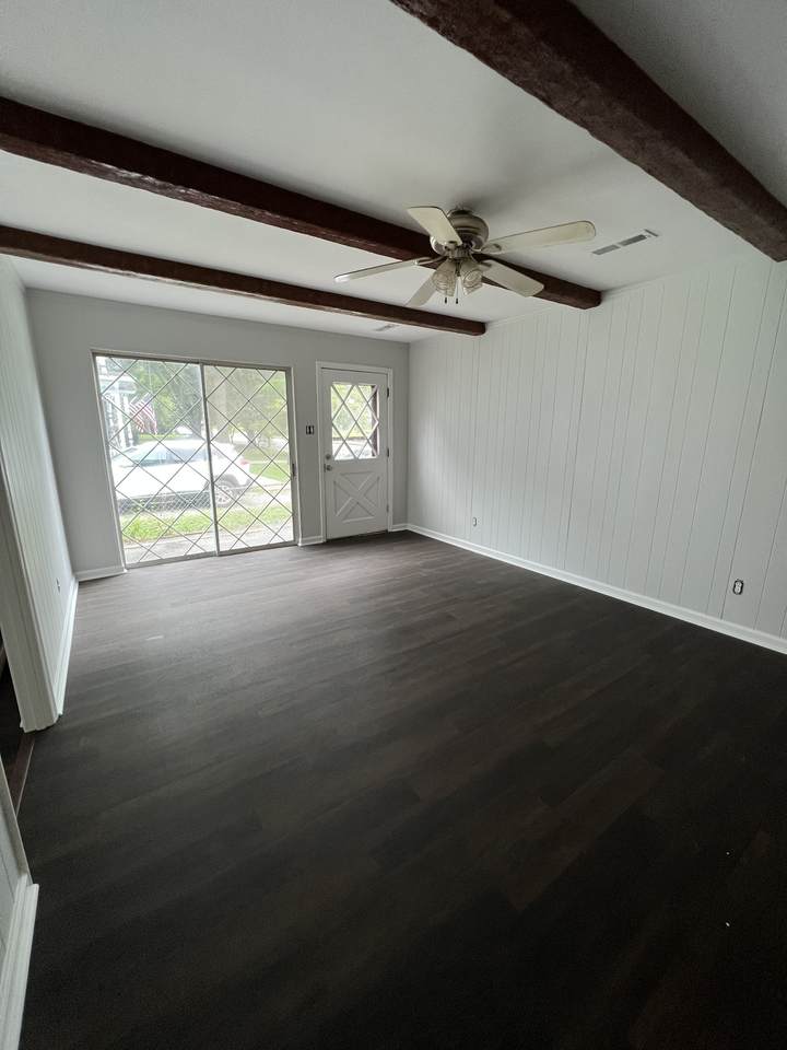 1810 S Main St - Photo 1