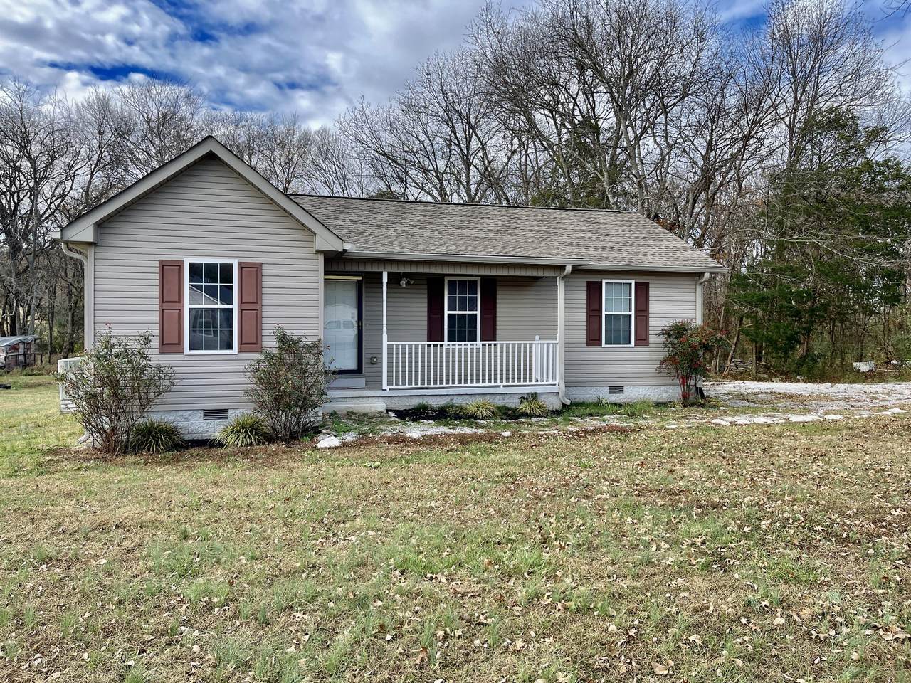 27 Winding Hills Ln - Photo 1