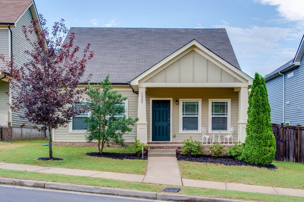 1925 Wild Oaks Ct - Photo 1