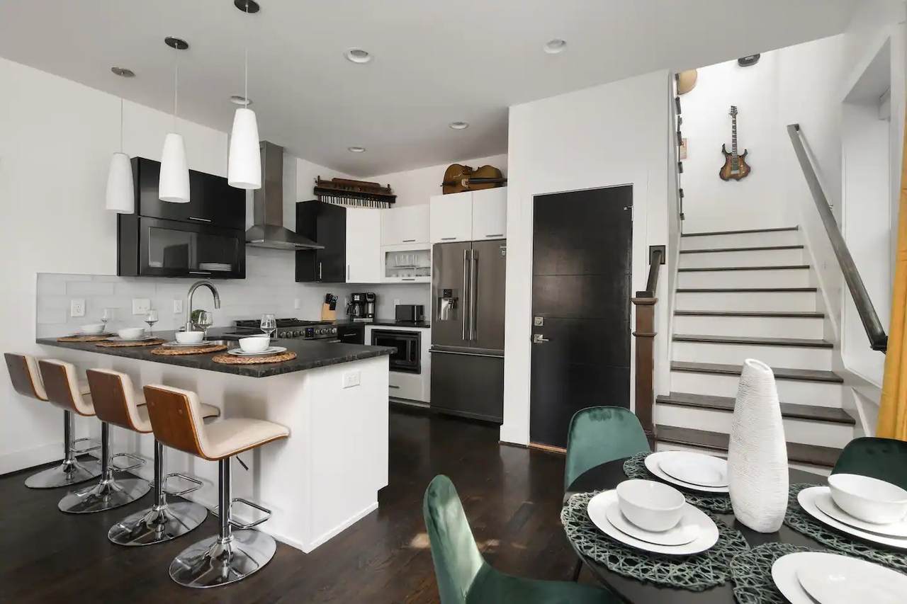 2216 Belmont Blvd - Photo 1