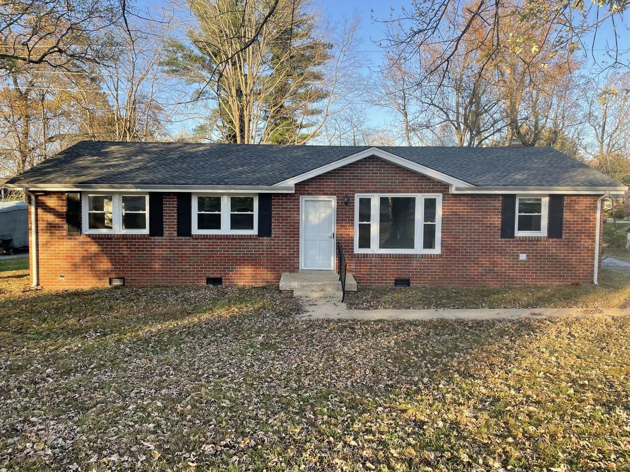 1406 Dogwood Ln - Photo 1