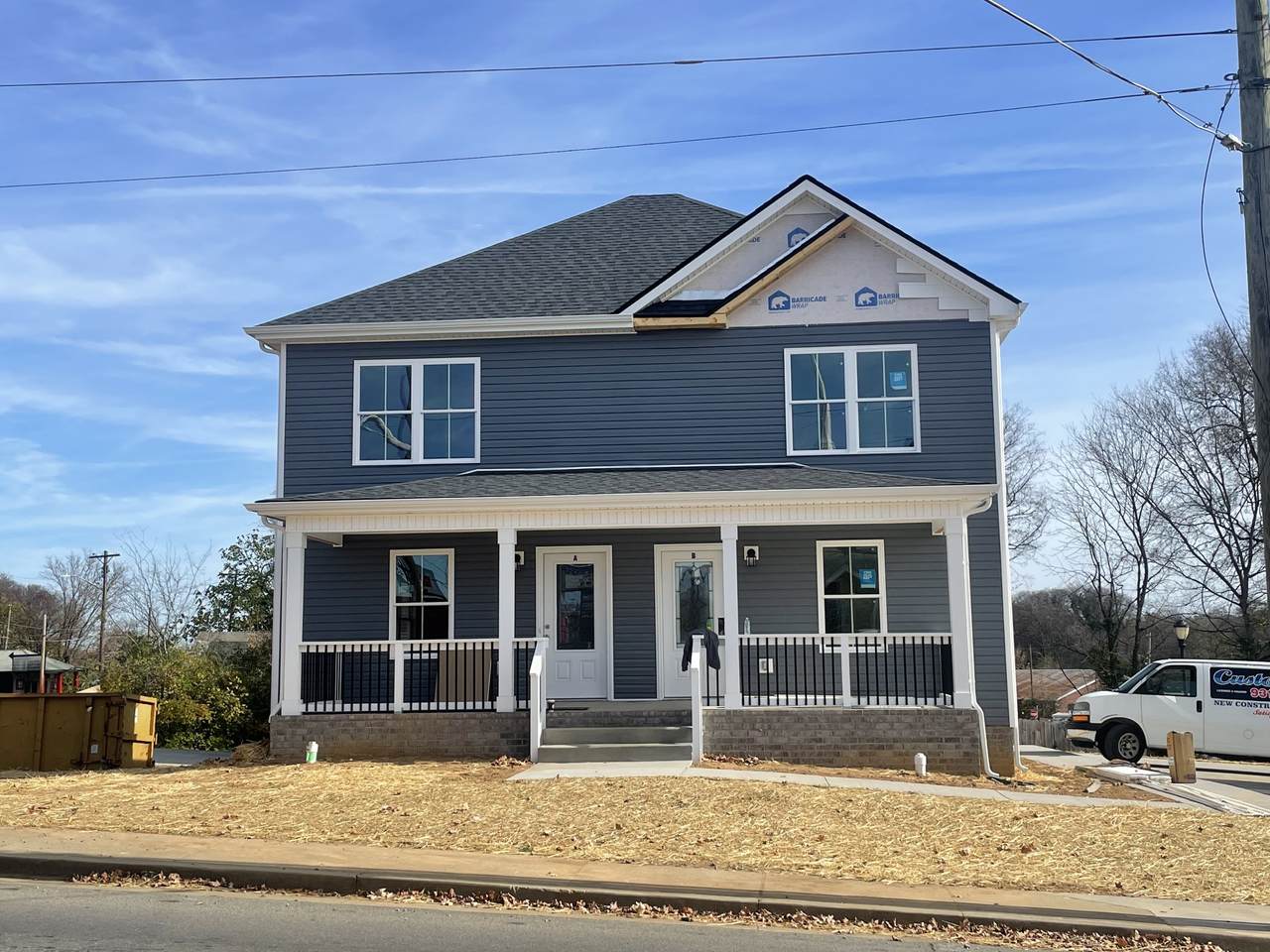 107 10th St - Photo 1