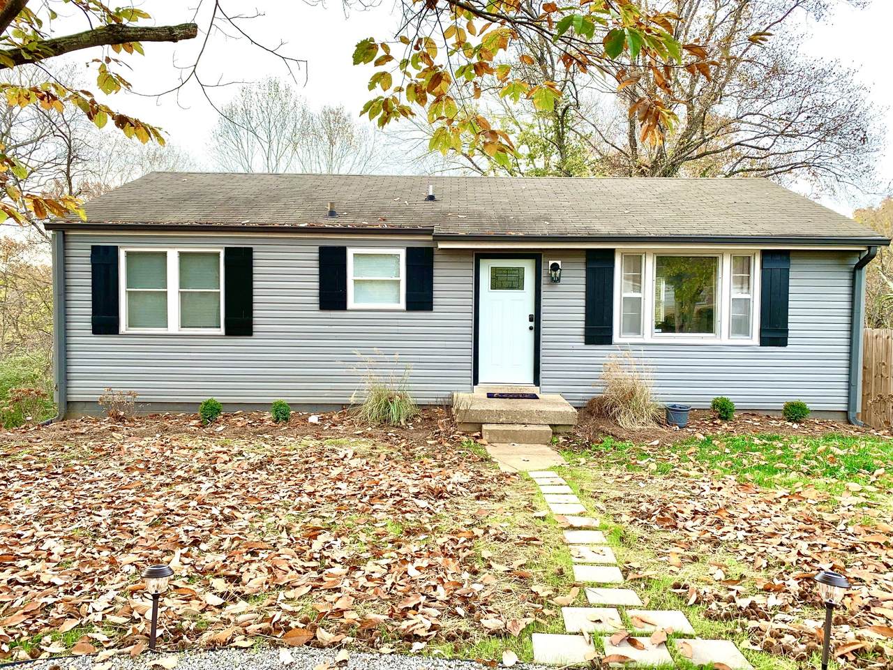 424 Circle Dr - Photo 1