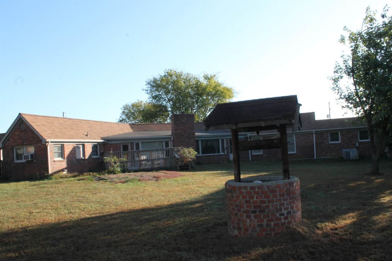 111 Crossfield Dr - Photo 1
