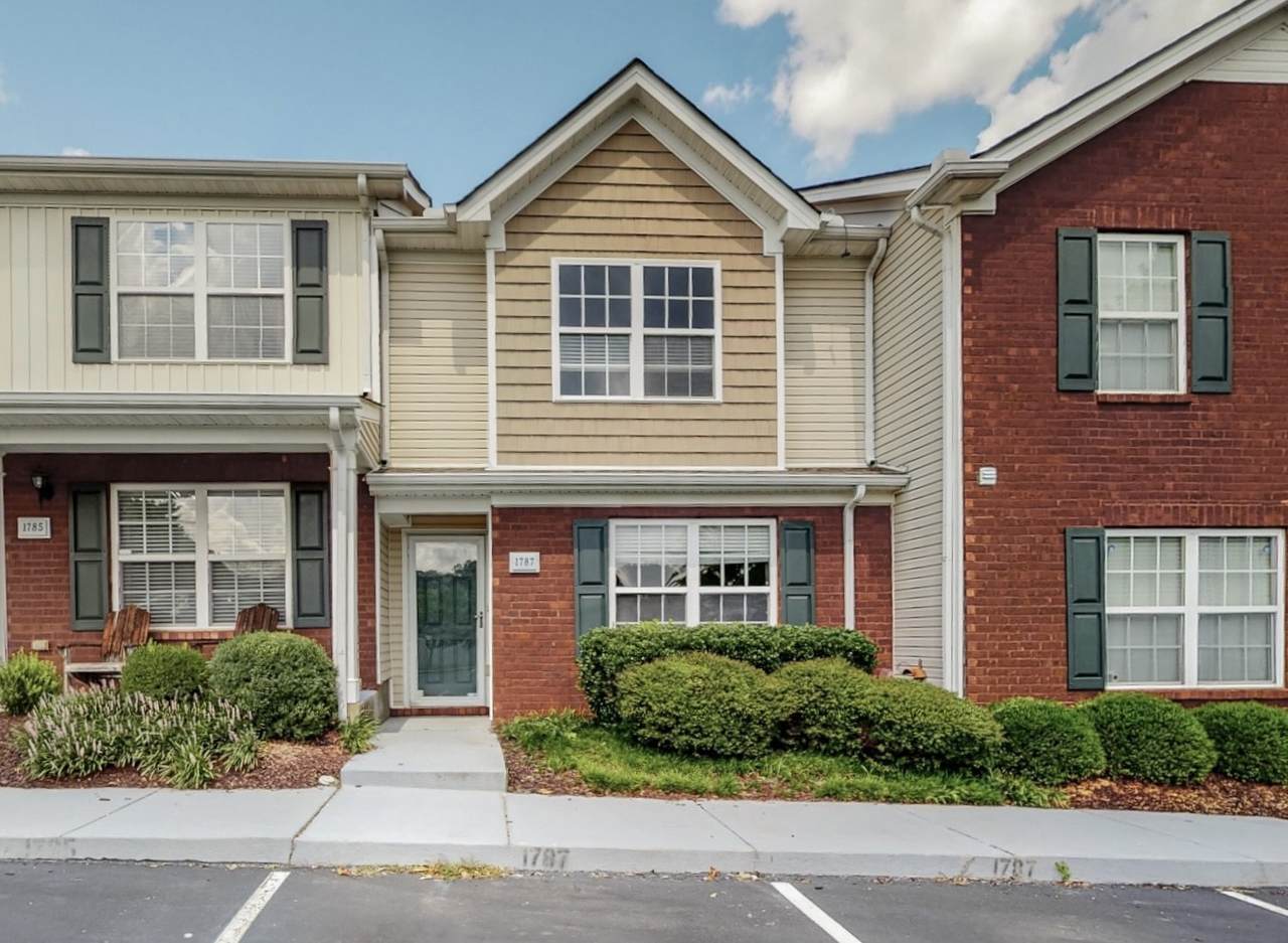 1787 Red Jacket Dr - Photo 1