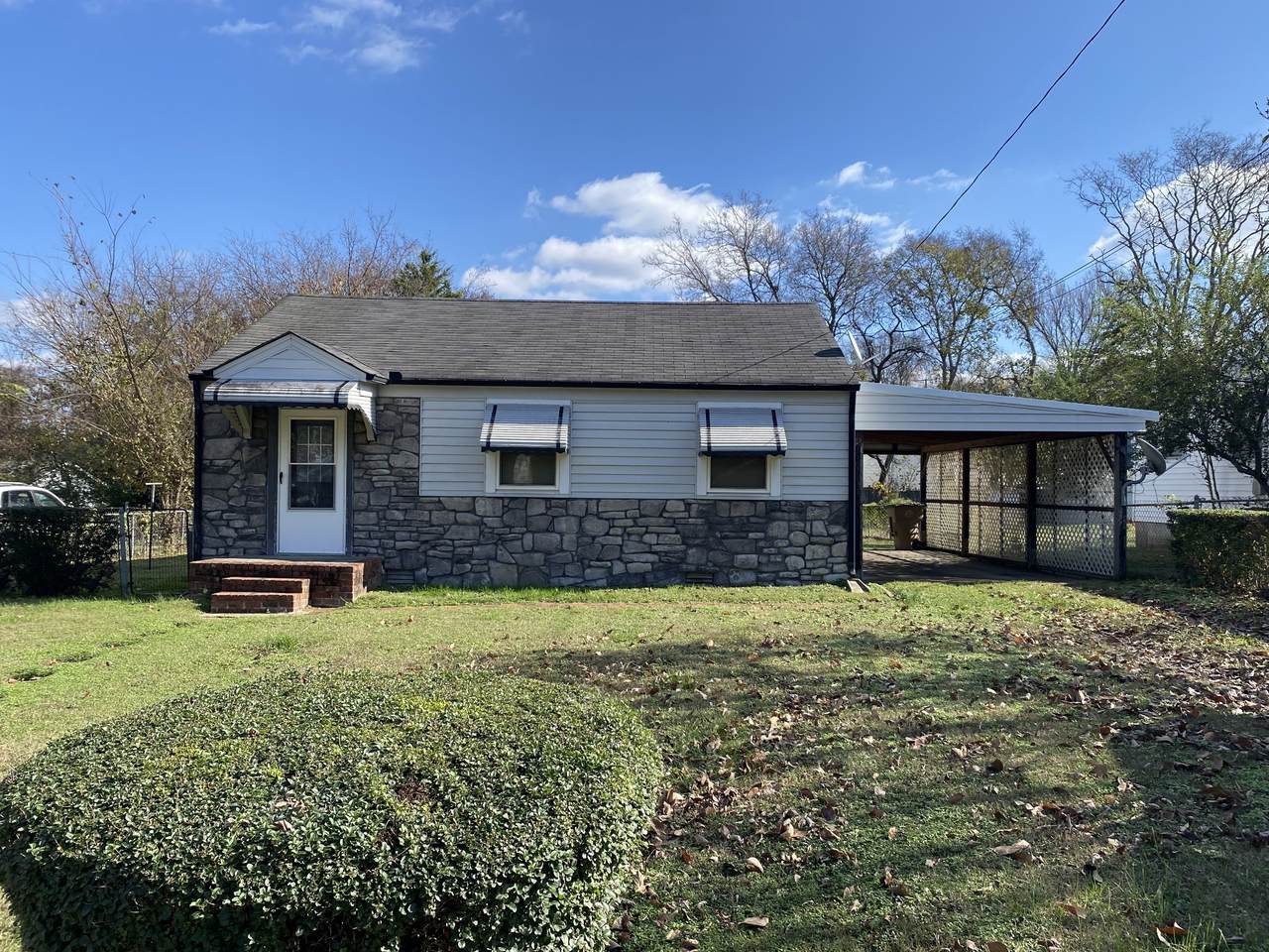 3026 Louise Dr - Photo 1