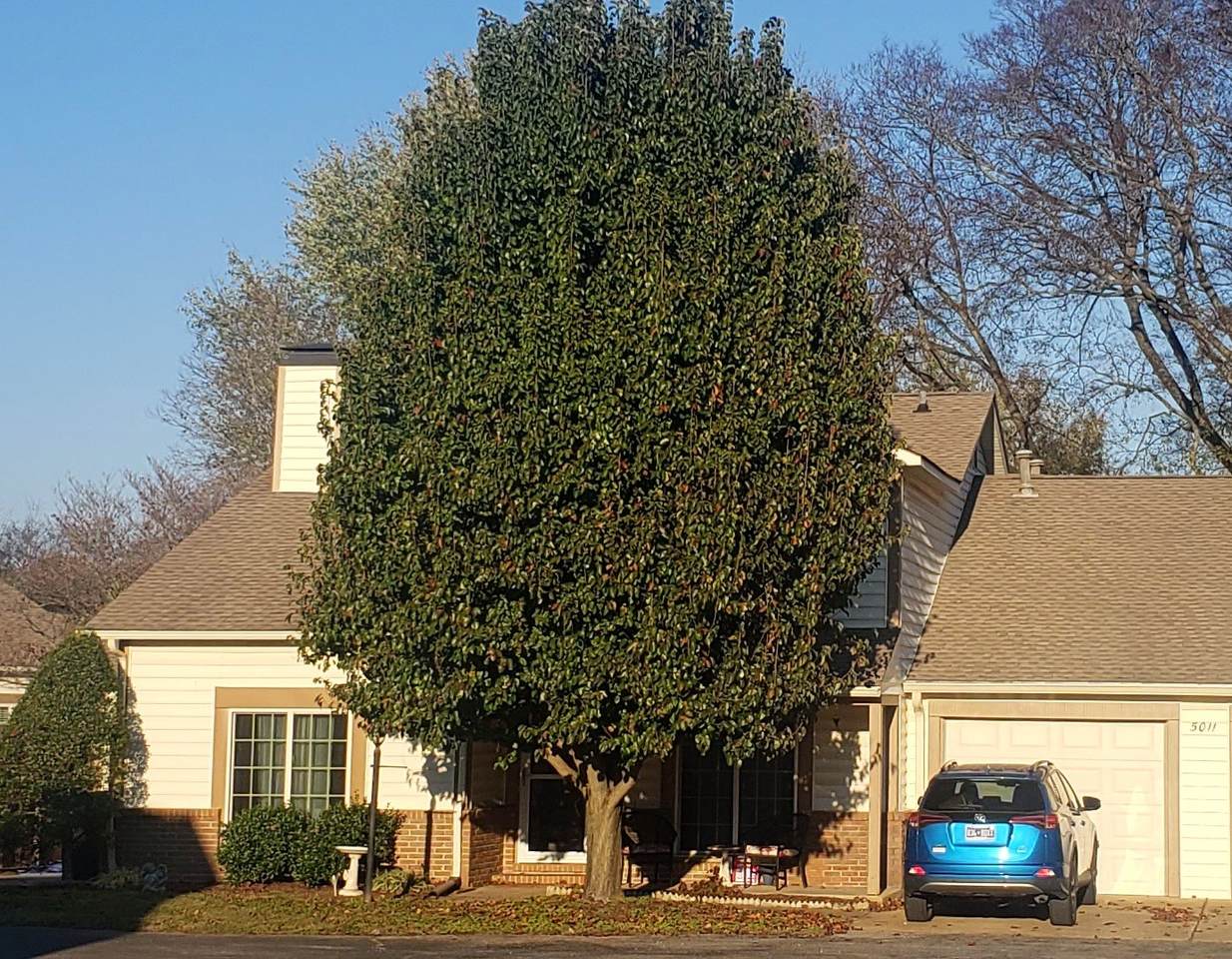 5011 Camelot Dr - Photo 1